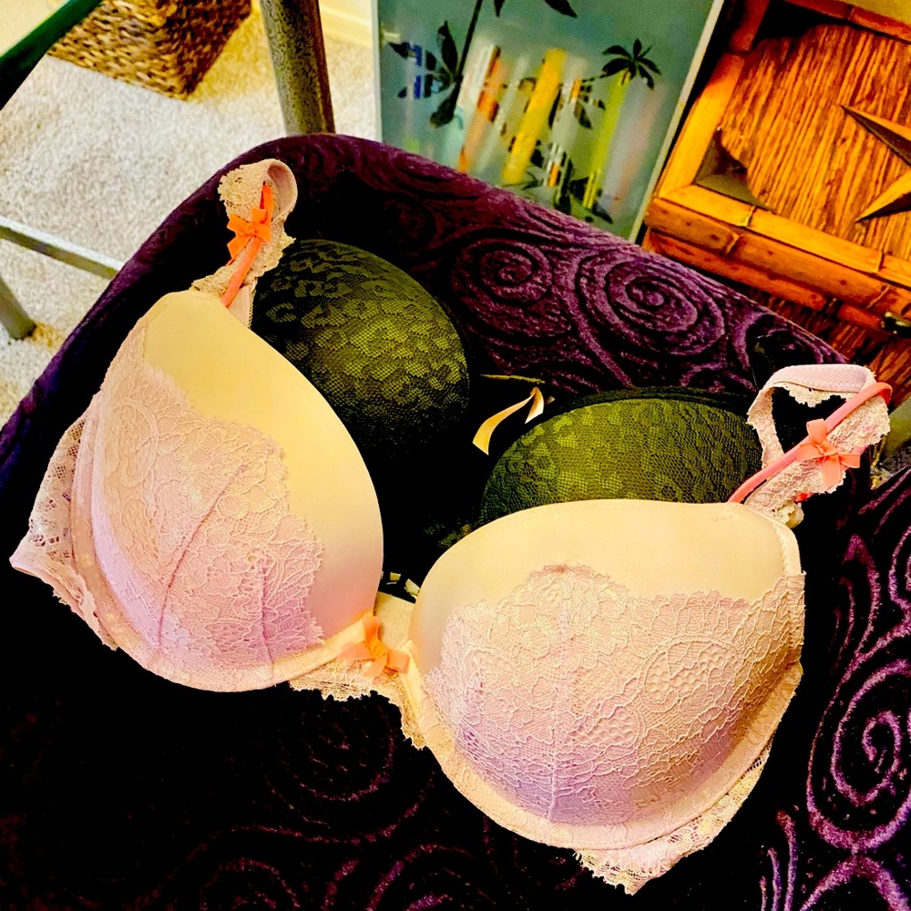 Two UNIQUE 😍🦄 Victoria’s Secret PINK Bras!! 💖💜